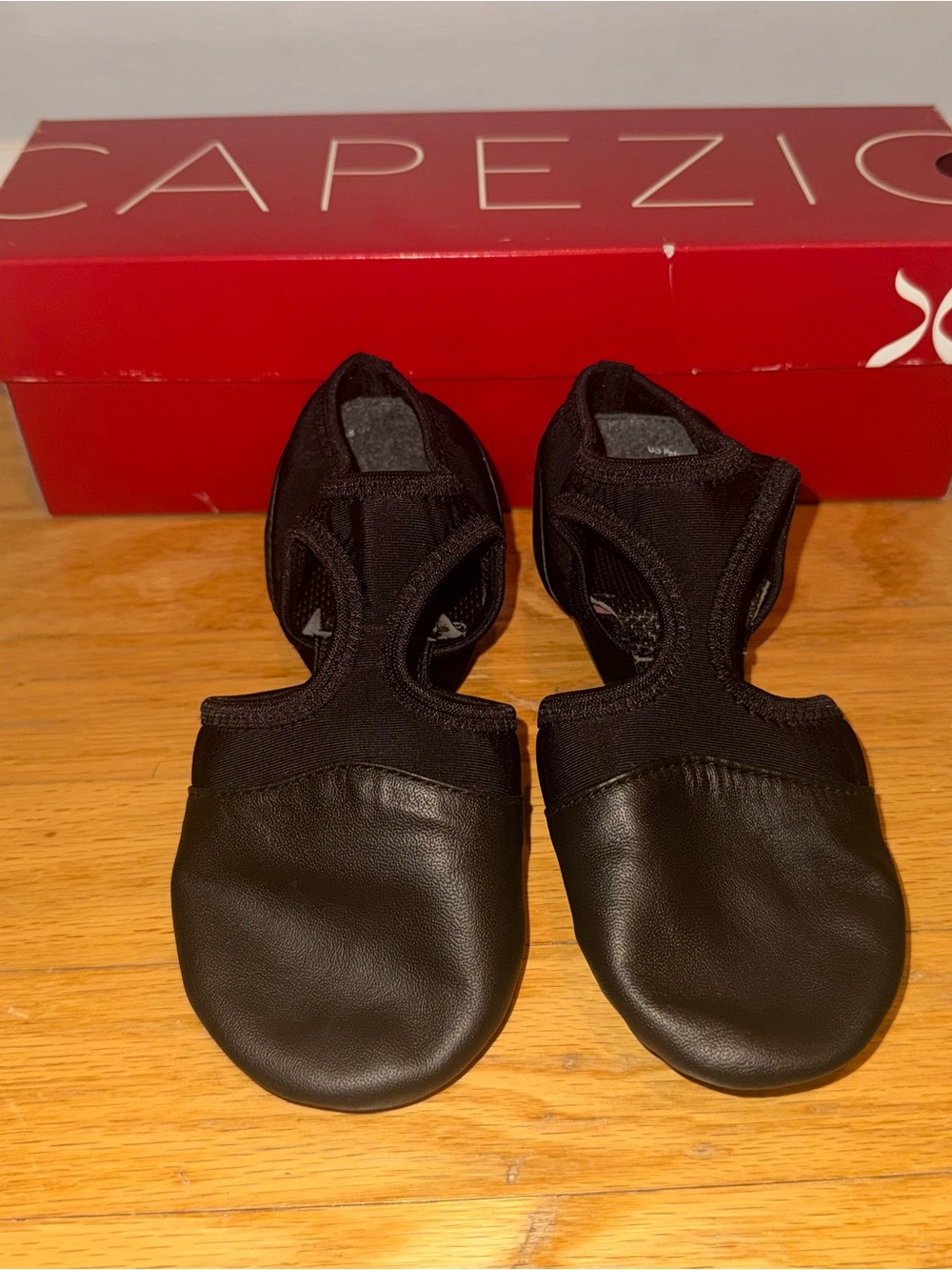 Capezio Black Pedini Femme NWT New in Box Adult Size 6